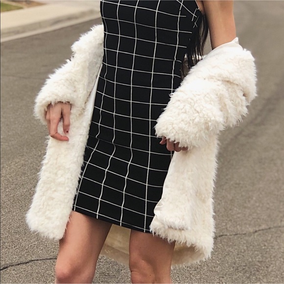 HALF OFF LAST ONEπͺπͺ Ivory Shag Sherpa Coat - Picture 4 of 5